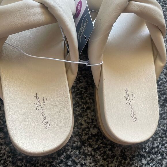 NWT Universal Thread Cosette Padded Crisscross Comfort Sandals Womens - Picture 8 of 8